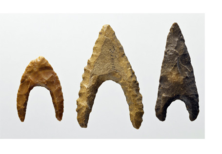   Кремниевые наконечники для стрел, датируемые поздним Неолитом или периодом Энеолита (4500-3600 гг. до н.э.)