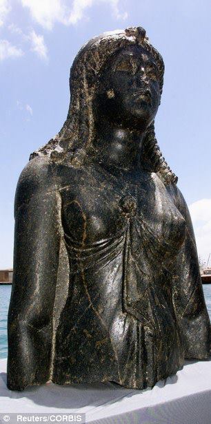 Статуя Исиды из Гераклеона.